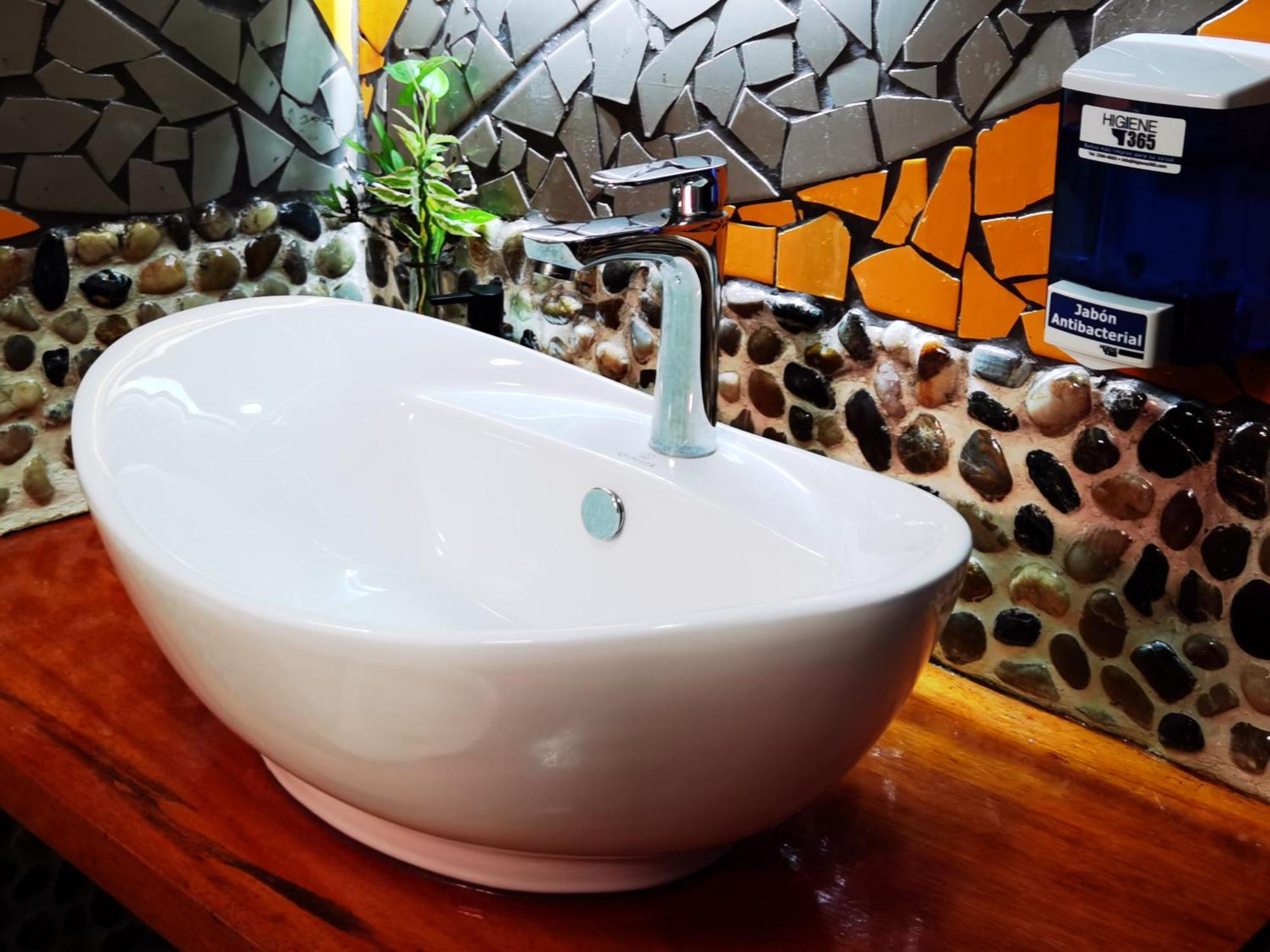 Sunrise House Bed & Breakfast Quepos Exterior photo